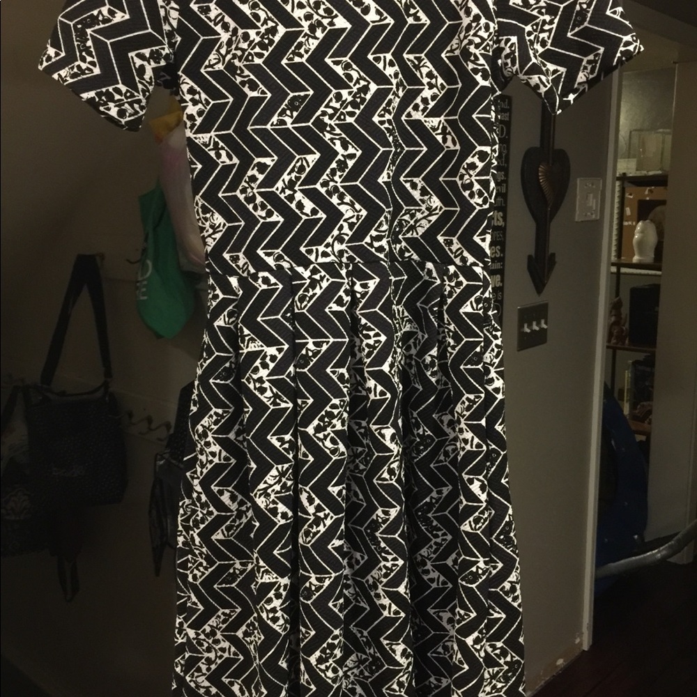 Lularoe Amelia medium dress